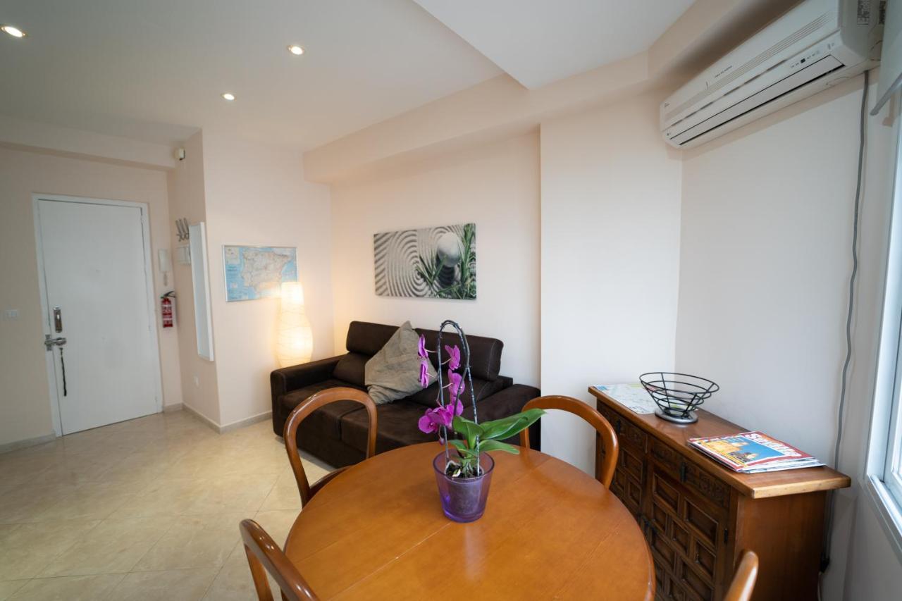 Larra Nervion Subway Tranvia Apartment Seville Luaran gambar
