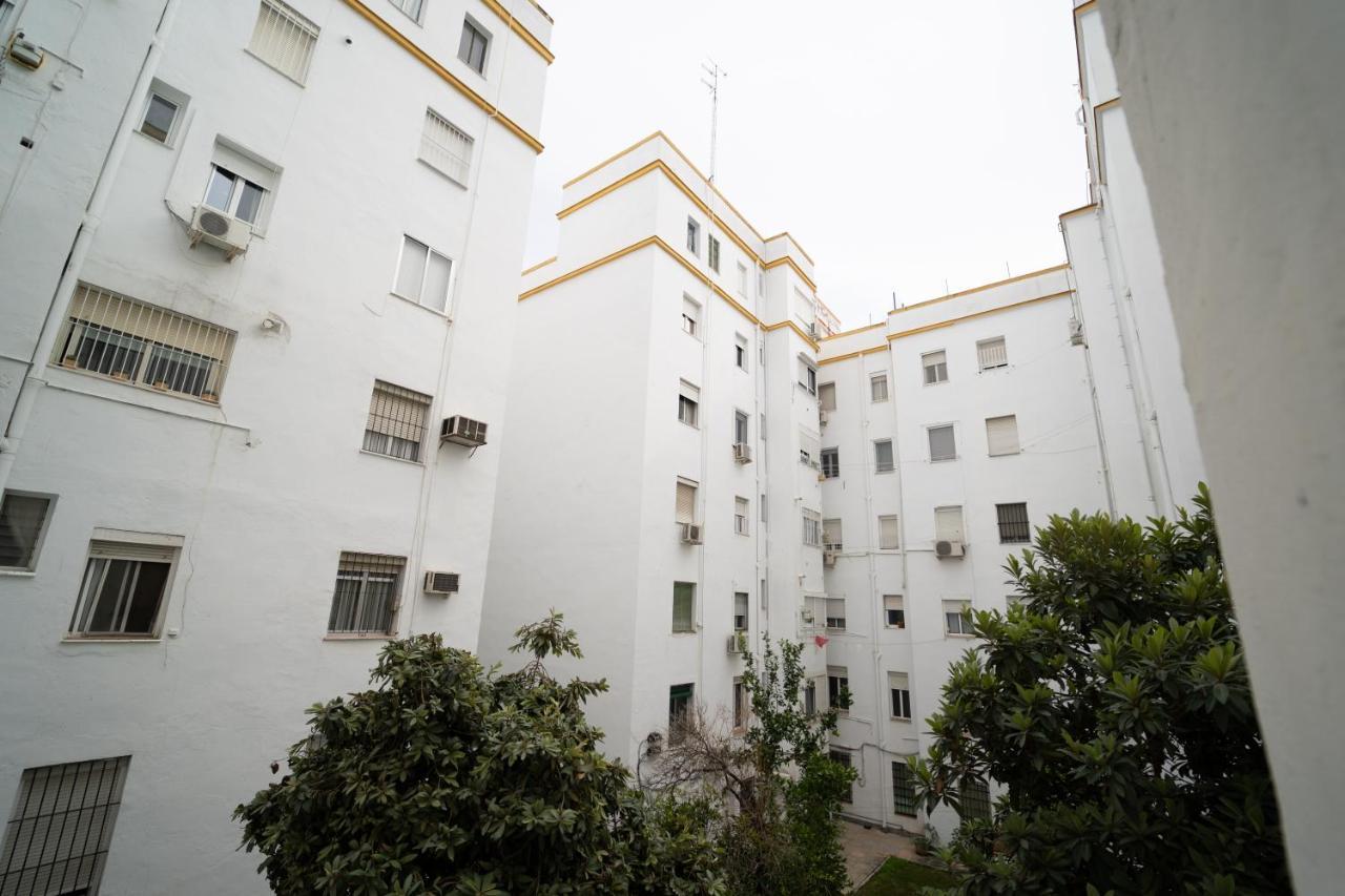 Larra Nervion Subway Tranvia Apartment Seville Luaran gambar